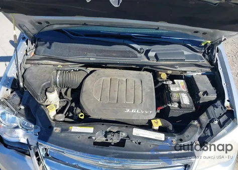 2012 Chrysler Town & Country Touring z USA, uszkodzony, nr VIN 2C4RC1BG1CR158310